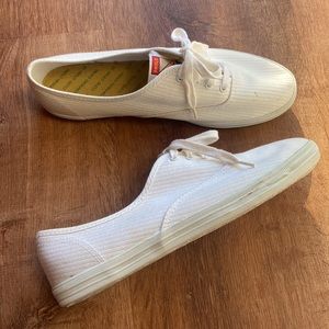 Vintage 90’s Paolo Gucci Ribbed Canvas White Skip Sneakers 9